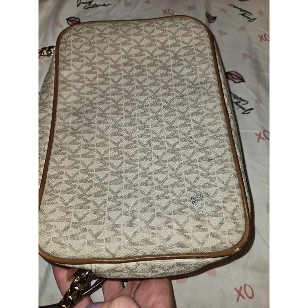 Michael Kors Jet Set Crossbody bag in vanilla monogram